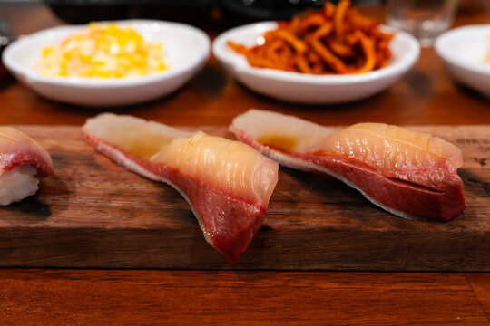 yellowtail nigiri