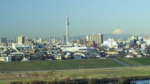 市川市里見公園から見た富士山と東京スカイツリー