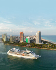 Fototapeta premium Miami shoreline. Miami seaside with turquoise ocean and sky. Famous oceanfront of Miami. Miami city.