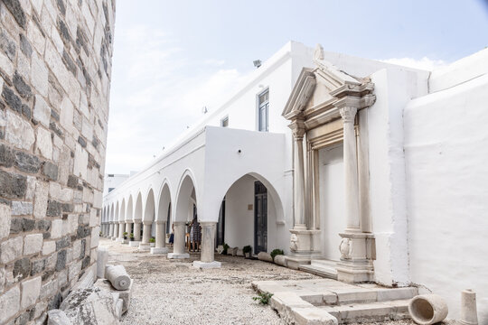 Historische Kirche Panagia Ekatontapyliani auf Paros &ndash; alte r&ouml;mische uns kykladische Architektur in Griechenland
