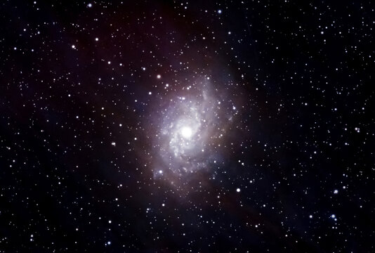 Der Dreiecksnebel, auch als Dreiecksgalaxie sowie als Triangulumnebel, Triangulumgalaxie oder Messier 33 bekannt