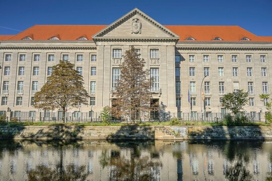 Bundesministerium der Verteidigung, Bendlerblock, Landwehrkanal, Reichpietschufer, Tiergarten. Mitte, Berlin, Deutschland