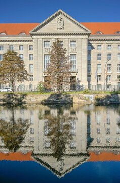 Bundesministerium der Verteidigung, Bendlerblock, Landwehrkanal, Reichpietschufer, Tiergarten. Mitte, Berlin, Deutschland