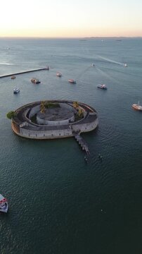Forte S&atilde;o Marcelo Salvador | Vista A&eacute;rea &Uacute;nica no Meio do Mar