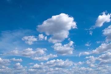 Fototapeta premium Blue sky background with clouds