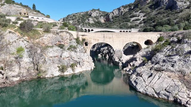 Le pont du diable  dans le d&eacute;partement de l'h&eacute;rault (34150) en r&eacute;gion Occitanie.