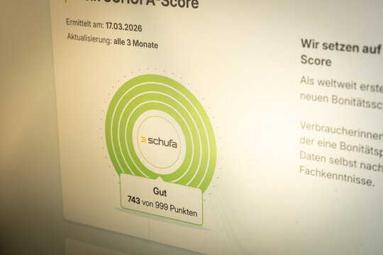 A good end customer credit rating by Schufa via the new Schufa Score algorithm shown in the app