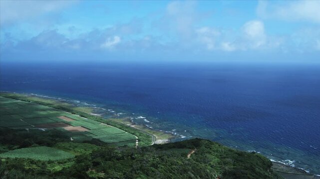 久米島比屋定バンタからの眺望