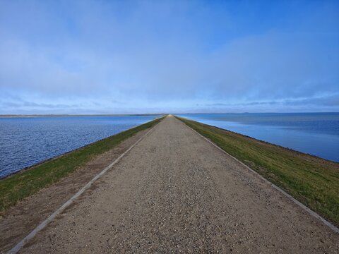 Damm am Rantum Becken auf Sylt