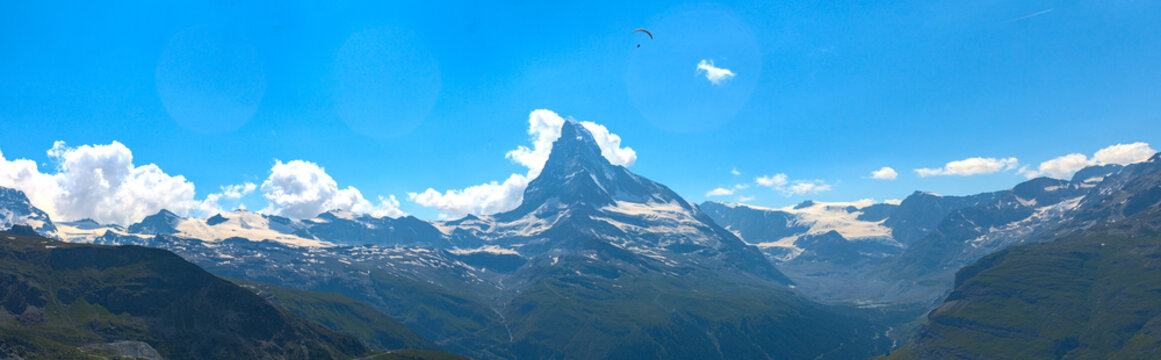 Matterhorn paraglider