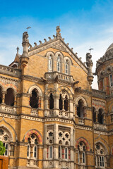 Obraz premium Mumbai Maharashtra India Jan 18 2026 Intricate facade and stone spires of the Chhatrapati Shivaji Maharaj Terminus showcasing Victorian Gothic architecture and elaborate masonry details.