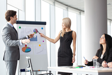 Obraz premium Business people meeting in office desk board
