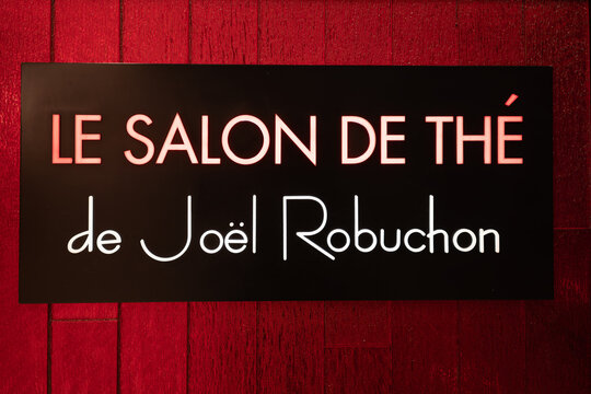 Close-up shot of Le Salon de The de Joel Robuchon sign