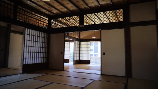 自然光で暮らす古民家の部屋　埼玉県旧中村家住宅