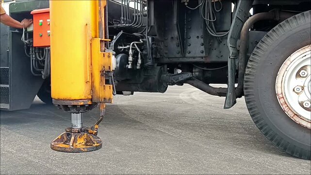 Operation of truck support legs with hydraulic drive system