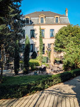 Maison bourgeoise &agrave; Beaune. Hotel luxueux en France. Architecture ancienne