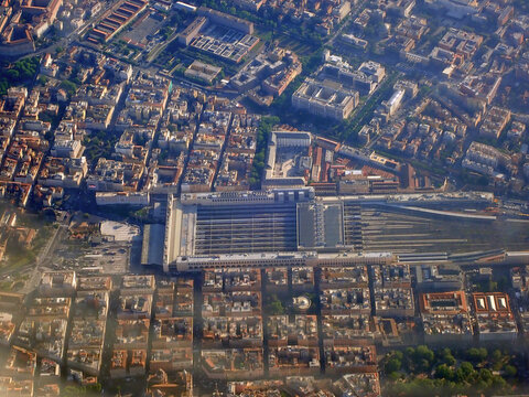Veduta aerea zenitale della Stazione Termini e del quartiere Esquilino 892