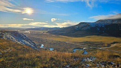 Pola uprawne wraz z rzekami widziane z góry © Asnyko