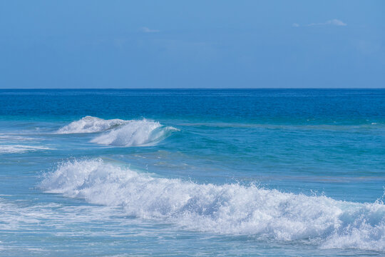 Wellen am Strand von Jandia an einem windigen Herbsttag