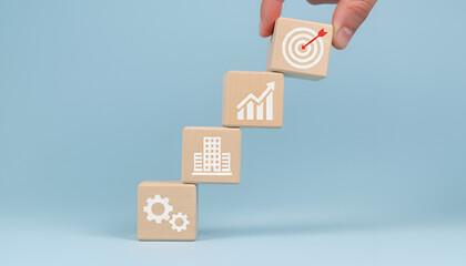 Obraz premium Title: Coin Token Progress Icons for Business Growth Strategy Concept 