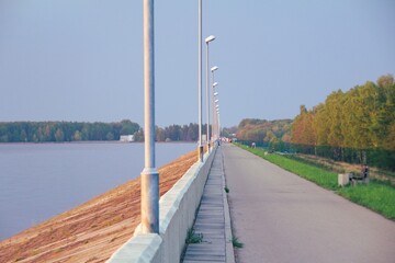 Ziemna zapora wodna © Dariusz