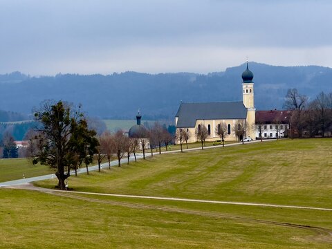 Wallfahrtskirche Wilparting St.Marinus am Irschenberg (Bayern)