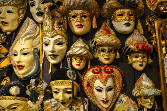 Venetian mask, an inseparable symbol of the Venetian carnival
