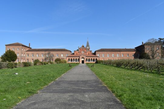 Abbaye Notre-Dame des Dombes sur la commune du  Plantay dans le d&eacute;partement de l'Ain