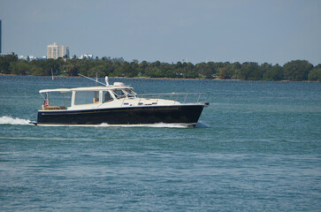 Obraz premium Well maintained vintage cabin cruiser