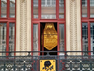 Refined decorative lighting brings out beauty of sophisticated architectural components and mood © Vladimir