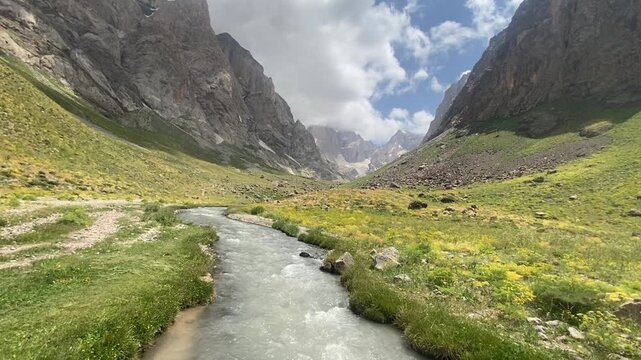 A magnificent view from Mount Cilo in Hakkari.