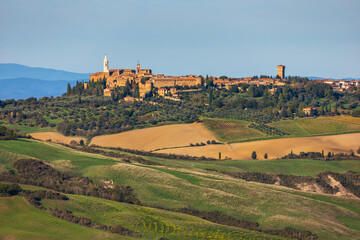 Naklejka premium Pienza medieval town on rolling Tuscan landscape