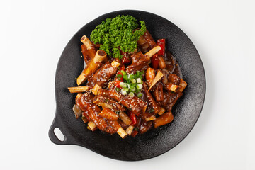 돼지고기의 갈비의 등 쪽에 붙어 있는 부분. 또는 등에 붙은 갈비. The part of pork ribs attached to the back. Or ribs attached to the back.  © jinho Park