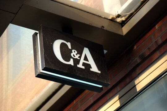 C&A Brenninkmeijer Store und Filiale mit Mode f&uuml;r Damen und Herren am 20.03.2026 in der Fu&szlig;g&auml;ngerzone in der Ludgeristra&szlig;e in der City und Innenstadt von M&uuml;nster in Westfalen im M&uuml;nsterland