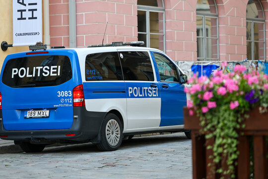 Policja Estońska  na patrolu w Talinie