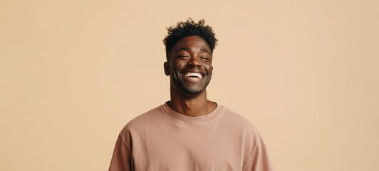 Obraz premium African American Man Smiling, Casual Streetwear Style, Yellow Wall Background