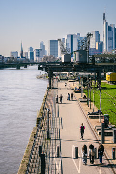 Hafenpark, Frankfurt am Main , Skyline udn Main