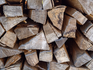 Fototapeta premium stos drewna porąbanego na opał tło tapeta