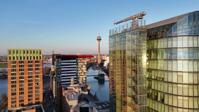 Close mirrored view of Grand Bateau facade