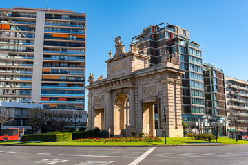 Obraz premium Puerta del Mar, a confluence of streets in the Mediterranean city of Valencia, Spain.