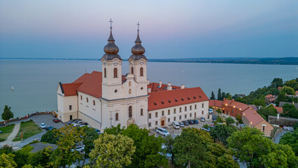 Obraz premium Sunset view of the Tihany Benedictine Abbey beside Balaton lake