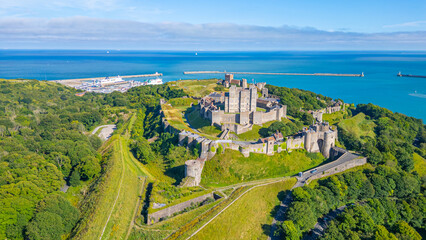 Panorama view of Castle of Dover in England © dudlajzov