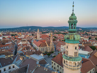 Obraz premium Sunrise view of the old town of Sopron, Hungary