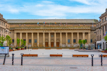 Caird hall in Dundee, Scotland © dudlajzov