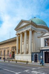 Obraz premium Summer day at Perth art gallery, Scotland
