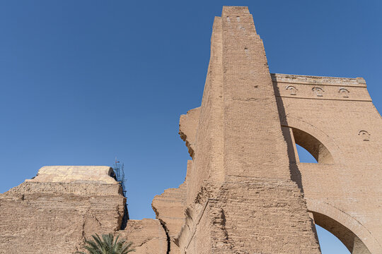 6th century monumental brick arch of the Sassanian palace Iwan Kisra, al-Mada'in, Iraq