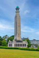 Obraz premium Sunset view of Plymouth Naval Memorial at Hoe park in Plymouth,