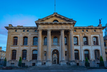Fototapeta premium Sunset view of Clarendon building at Oxford, England