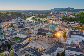 Obraz premium Sunset panorama view of Salzburg from Hohensalzburg fortress, Au