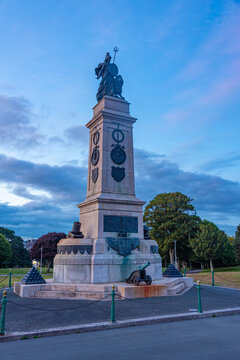 Sunset view of Plymouth Naval Memorial at Hoe park in Plymouth,
